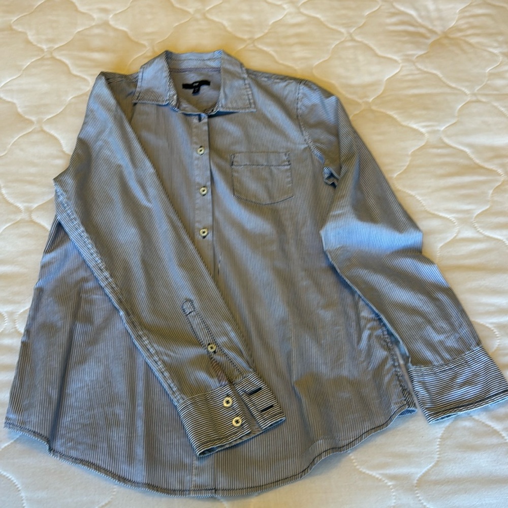 Women’s Gap blue pin-stripe blouse, size small